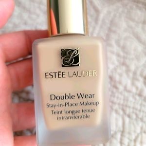 Este Lauder Double Wear Foundation